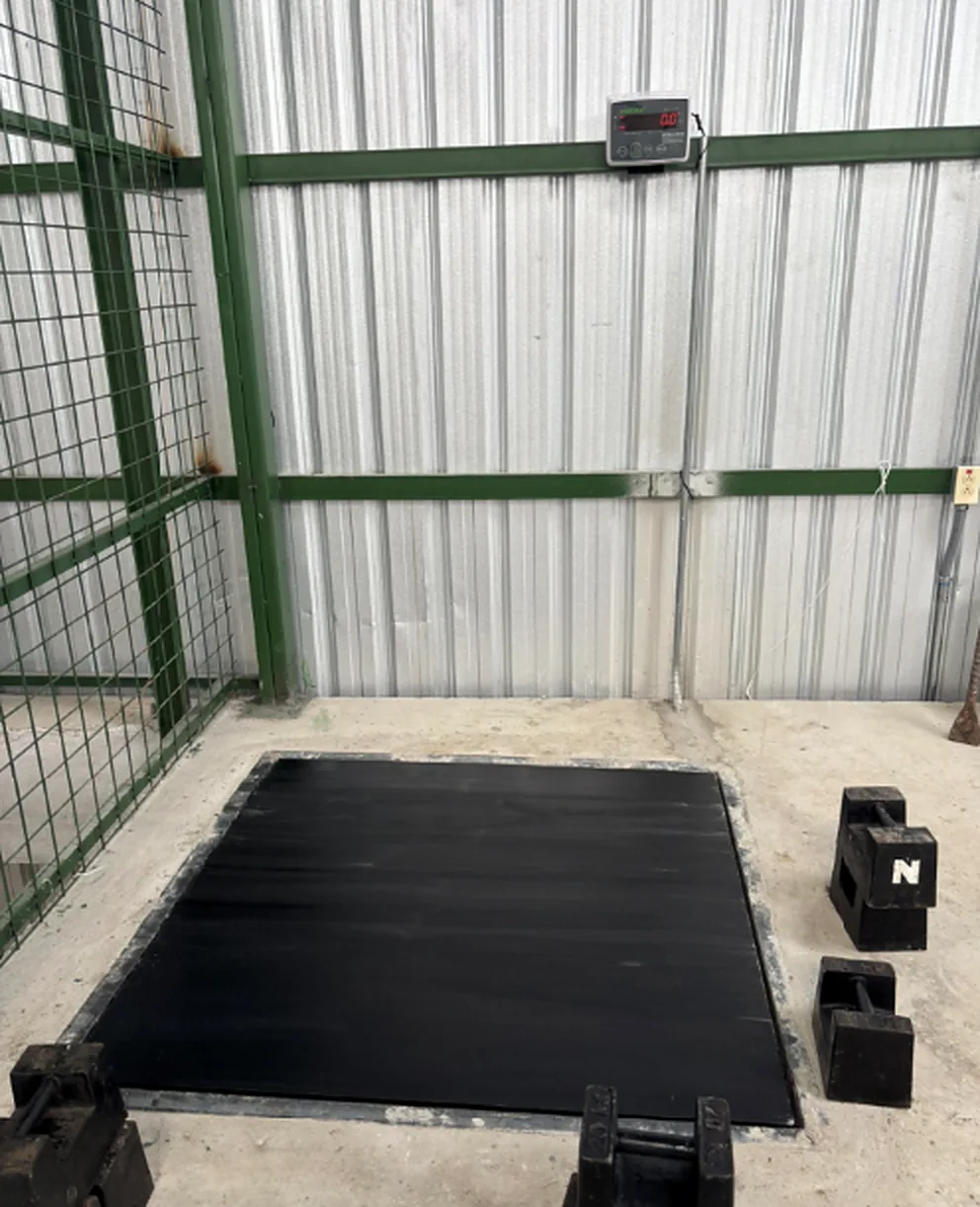 Plataforma de hierro 1,50x1,50 m · 3 t
