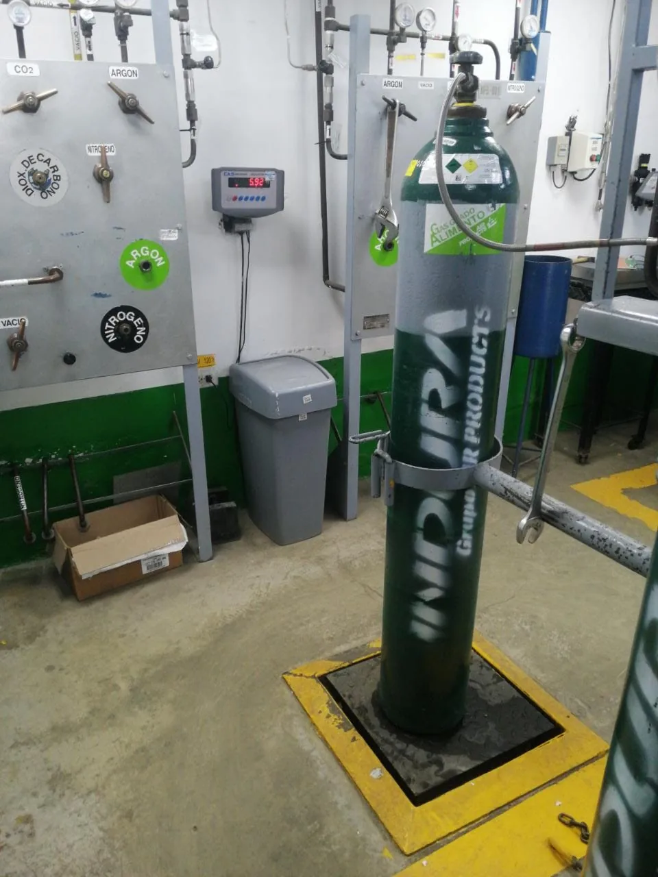 Balanza de piso de acero · 100 kg