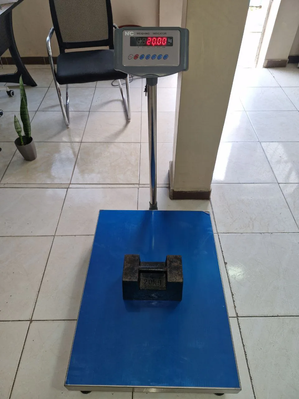 Balanza de hierro 60x70 cm · 600 kg